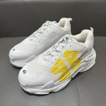Triple S 524039WTRST9070